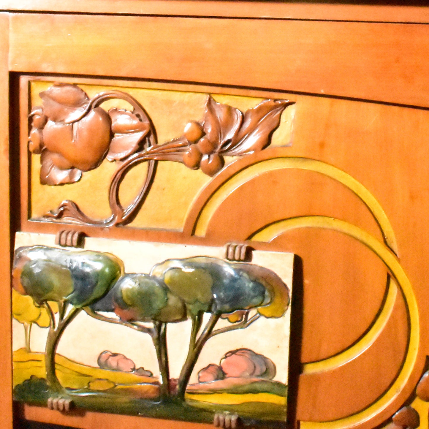 Italiaanse Art nouveau credenza